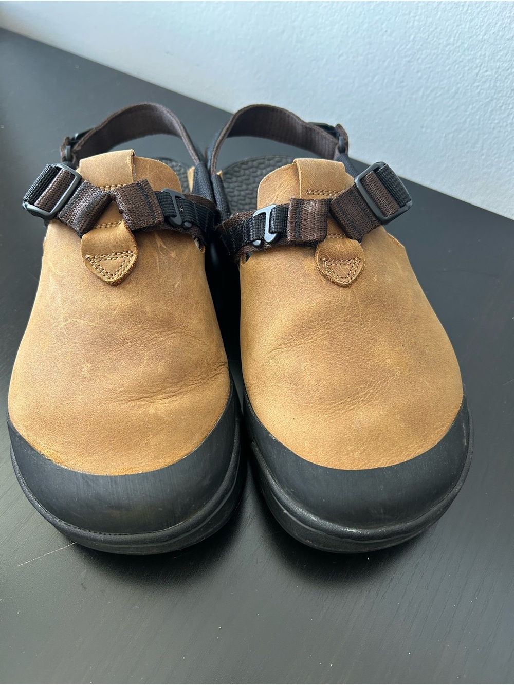 Unisex Bedrock Sandals Nubuck Leather Mountain Clog in brown